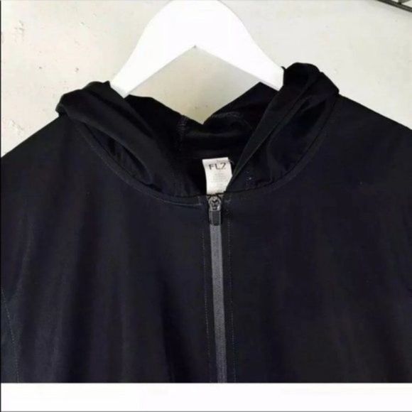 Water Resistant Vest SIze XXL Fabletics Men - Picture 5 of 8